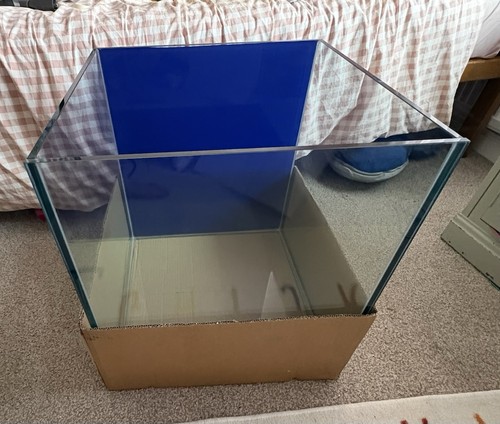 Cube fish tank 137 liters - cube,